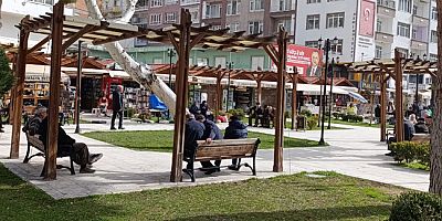 Amasya’da Yalancı Bahar: Güneşi Görenler Sokağa Çıktı