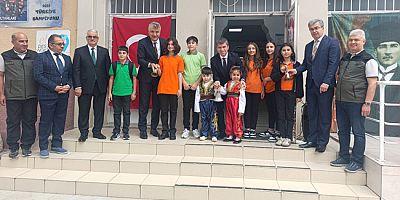 Amasya'da Yeni Yılın İlk  Zilini Vali Bakan Çaldı
