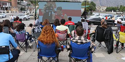 Amasya, Filenin Sultanları’nın Dünya İkinciliğini Meydanda İzledi