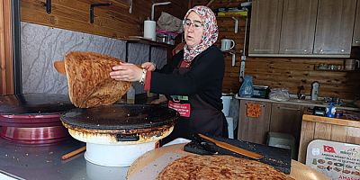 Amasya’nın Meşhur Yağlısı Meydanda Her Gün Sıcak ve Taze Servis Ediliyor
