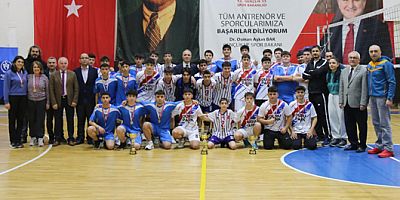 Amasya'nın Voleybol Şampiyonu 12 Haziran Anadolu Lisesi Oldu