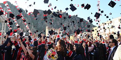 Amasya Üniversitesi’nde  Mezuniyet Coşkusu Yaşandı