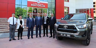 Amasya Üniversitesi’ne Toyota Hilüx Hayırlı Olsun