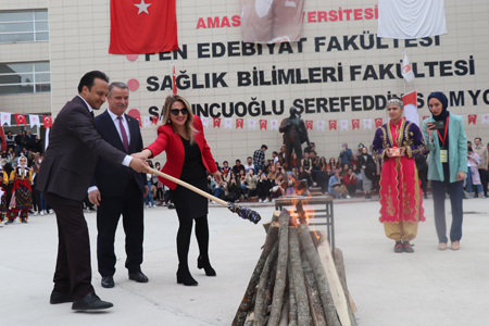 Amasya Üniversitesinde Nevruz Coşkuyla Kutlandı