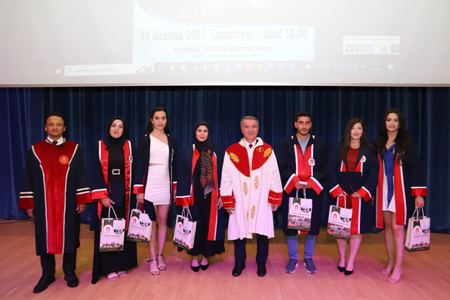 Amasya Üniversitesinde Uzem Mezuniyet Törenleri Gerçekleştirildi