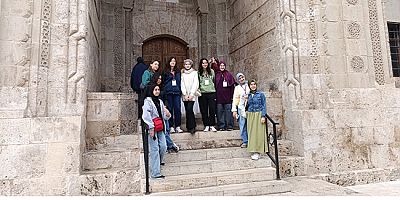 Amasya’ya Gelen Öğrenciler “Maziden Atiye” Programıyla Gezerek Öğreniyor