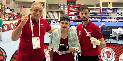 Amasyalı Boksör Ahmed Ertan Çeyrek Finalde