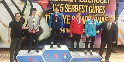 Amasyalı Güreşçi  Kavlu Türkiye Şampiyonu!