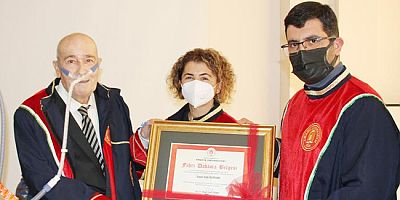 Amasyalı Yazar’a Fahri  Doktora Unvanı Verildi