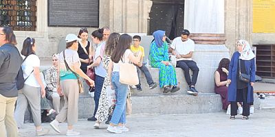 Amasyalılar Sıcağın Çaresini Cami Bahçesinde Buluyor