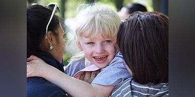 Angelman Sendromu Nedir? Nasıl Tedavi Edilir?