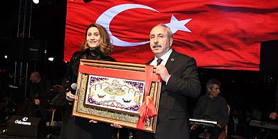Azerin’den Amasya’da Çanakkale Zaferi’nin 109. Yıl Dönümüne Özel Konser