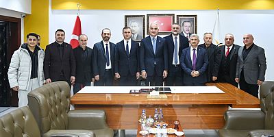 Bakan Ersoy, AK Parti İl Başkanlığını Ziyaret Etti