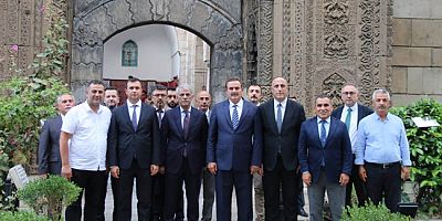 Bakan Yardımcısı Alpaslan Amasya’nın Tarihi Mirasını Gezdi