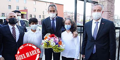 Başarılı Eğitimci Kökrek  Ağrı’ya İlkleri Yaşatıyor