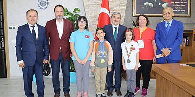 Başarılı Öğrencilerden Ziyaret