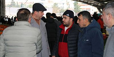 Başkan Uzun’dan Semt Pazarında Esnaf ve Vatandaş Buluşması