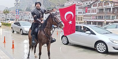 Bayrak Hassasiyeti İçin At Üzerinde Yola Çıktı, İkinci Durağı Amasya Oldu