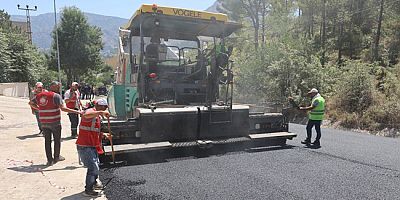 Bozulan Yollar Yenileniyor, Asfalt Serimleri Sürüyor