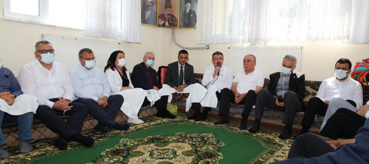 Cami De Bizim, Cem Evi De Bizim