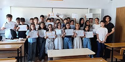 Çelebi Mehmet Ortaokulu'nda Karne Heyecanı Yaşandı