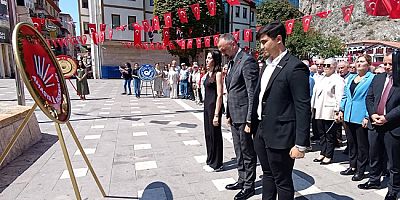 CHP Amasya İl Örgütü Zafer Bayramında Ata’ya Çelenk Sundu
