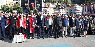CHP Amasya Mezuniyet Coşkusuna Ortak Oldu