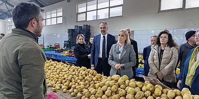 CHP’li Güneysu ve Tahtasız, Amasya’da Semt Pazarını Ziyaret Etti