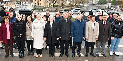 CHP, Öğretmenler Günü İçin Çelenk Sundu