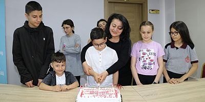 Çölyak Hastaları, Dünya Çölyak Günü’nde Pasta Kesti