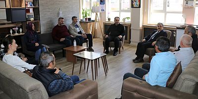 Cumhuriyet Ortaokulu’nda Öğretmenlerle Buluştu