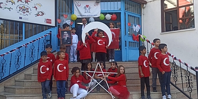 Cumhuriyetin 99. Yılı Okullarda Coşku İçinde Kutlanıyor