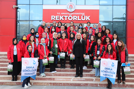 “Damla Projesi” Gönüllü Gençleri Rektör Elmacıyı Ziyaret Etti