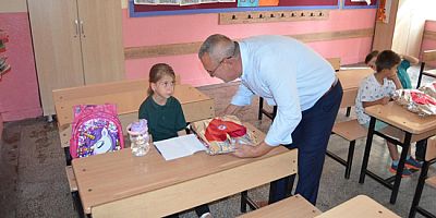Dayıoğlu’ndan 1. Sınıf Öğrencilerine Kırtasiye Seti Hediyesi
