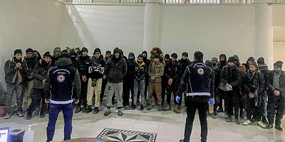Demir Yüklü TIR’dan 37 Göçmen Çıktı Sürücü Tutuklandı