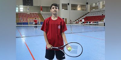Depremin Olumsuz Etkilerini, Tenis ile Atlatıyor