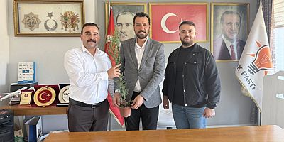 Dernek Başkanı Koçak’tan İlçe Başkanına Fidan Hediyesi