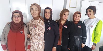 Derslere Atatürk Kokartı Takarak Girdiler