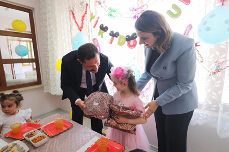 Doğum Günü Kutlama Programına Katıldılar