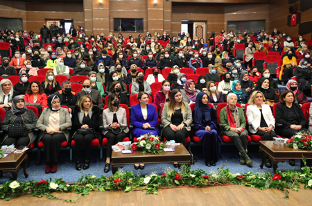 Dünya Kadınlar Günü Programı Düzenlendi