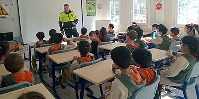 Fatih İlkokulu Öğrencileri Trafik Bilinci Kazanıyor