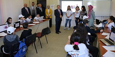 “Fatih’in İzinde Matematik ve Teknoloji” Projesinin Kapanışı Yapıldı