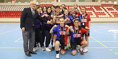 Genç Kızlar ve Erkekler Futsal İl Birinciliği Müsabakaları Sonuçlandı