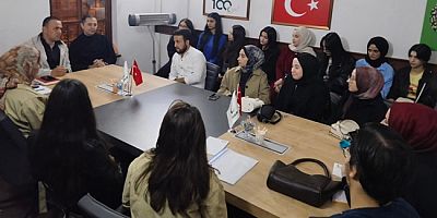 Gençlerle Yeni Dönem İstişare Toplantısını Gerçekleştirdi
