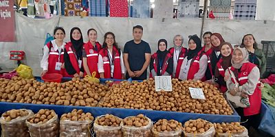 Gönüllü Üniversiteliler  Semt Pazarını Gezdi