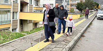 Görme Engelli Bireyler İçin Bağımsız Hareket Eğitimi Devam Ediyor