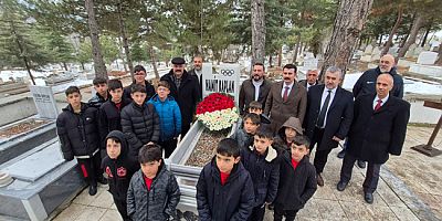 Hamit Kaplan, Vefatının 50. Yılında Mezarı Başında Anıldı