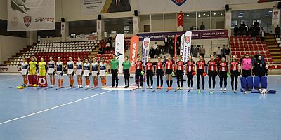 Hokey Şampiyonası Öncesinde Saygı Duruşunda Bulunuldu