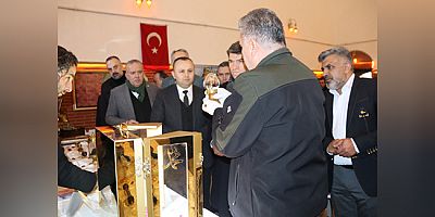 Hz. Muhammed'in Kutsal  Emanetleri Sergileniyor