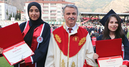 İki Yılın Ardından Coşkulu Bir Mezuniyet